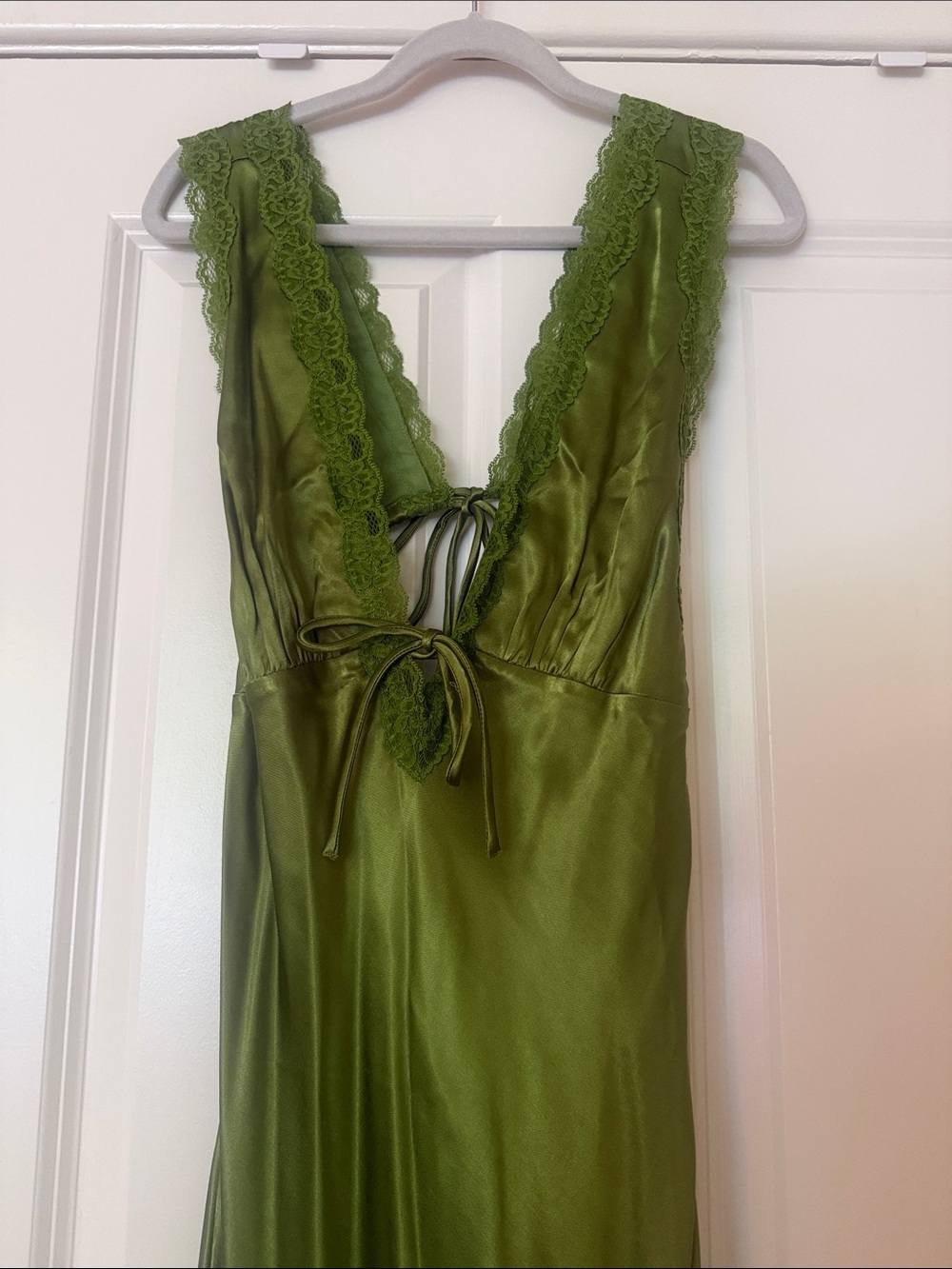 l*space x Salty Blonde Eyes On You Maxi Verdant Satin Lace-Trim Slip Dress - Picture 5 of 7